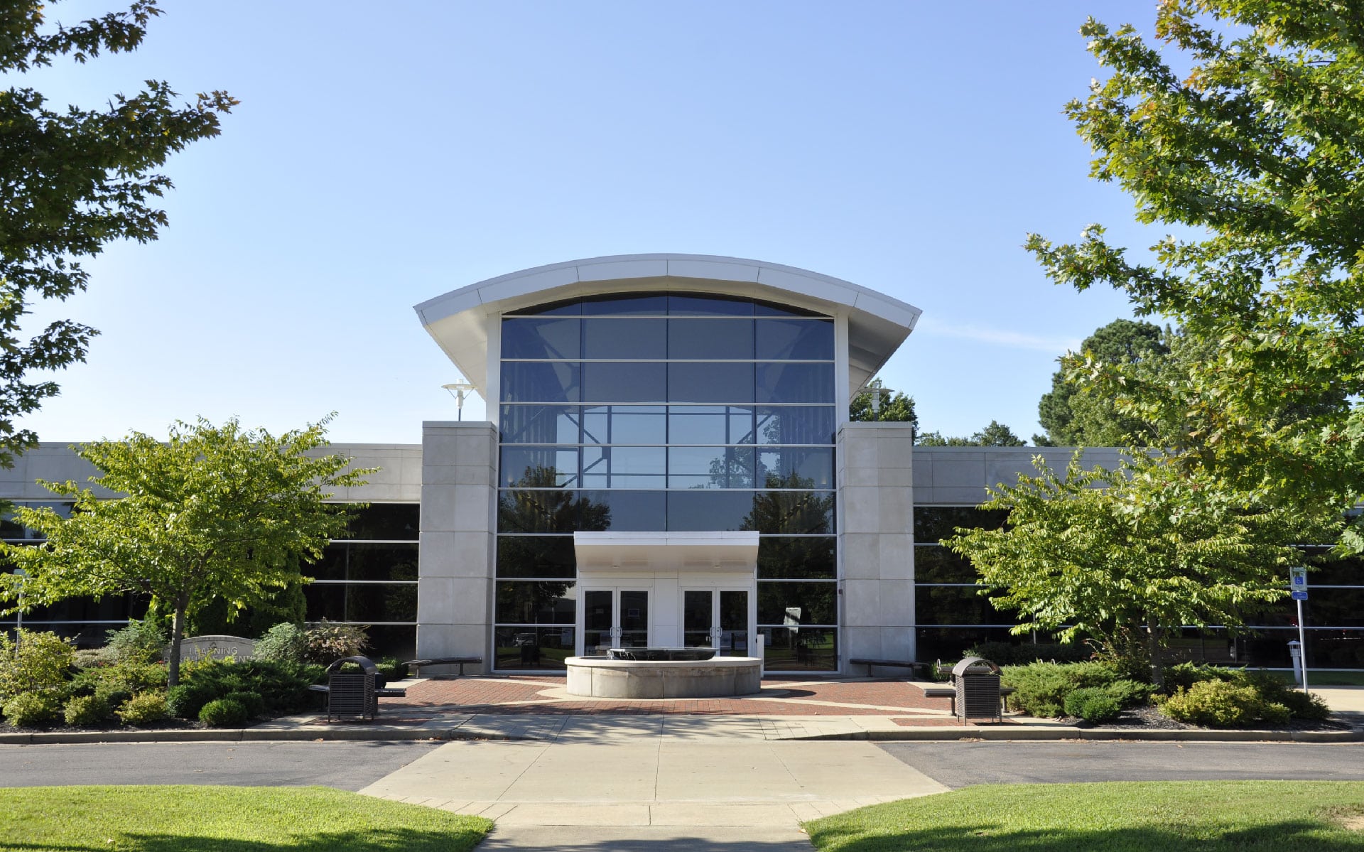 The Learning Resource Center building on the Dyersburg main campus in Dyersburg, TN.